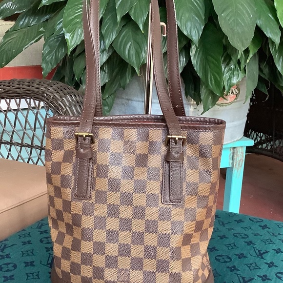 Louis Vuitton Handbags - ⚠️SALE⬇️💯Lv Damier Marais petite bucket bag🤩